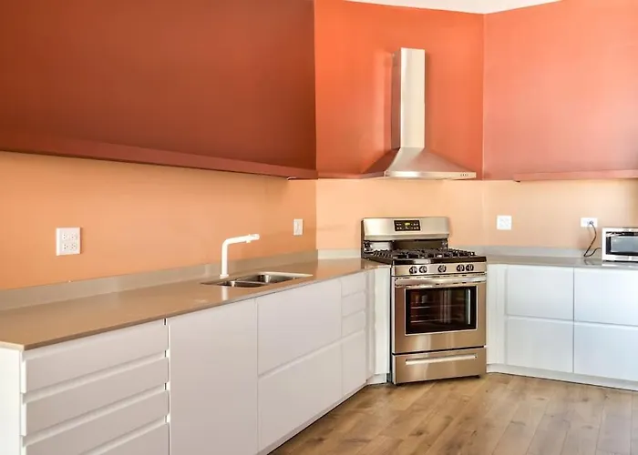 Apartment Beautifully Remodeled Second Floor Flat In River North - 2n Chicago