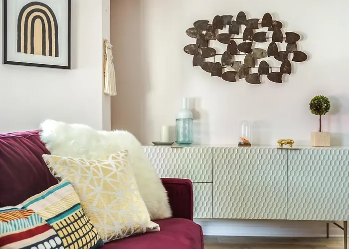 Beautifully Remodeled Second Floor Flat In River North - 2n Chicago