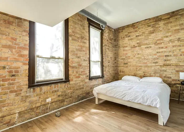 Beautifully Remodeled Second Floor Flat In River North - 2n Apartment Chicago